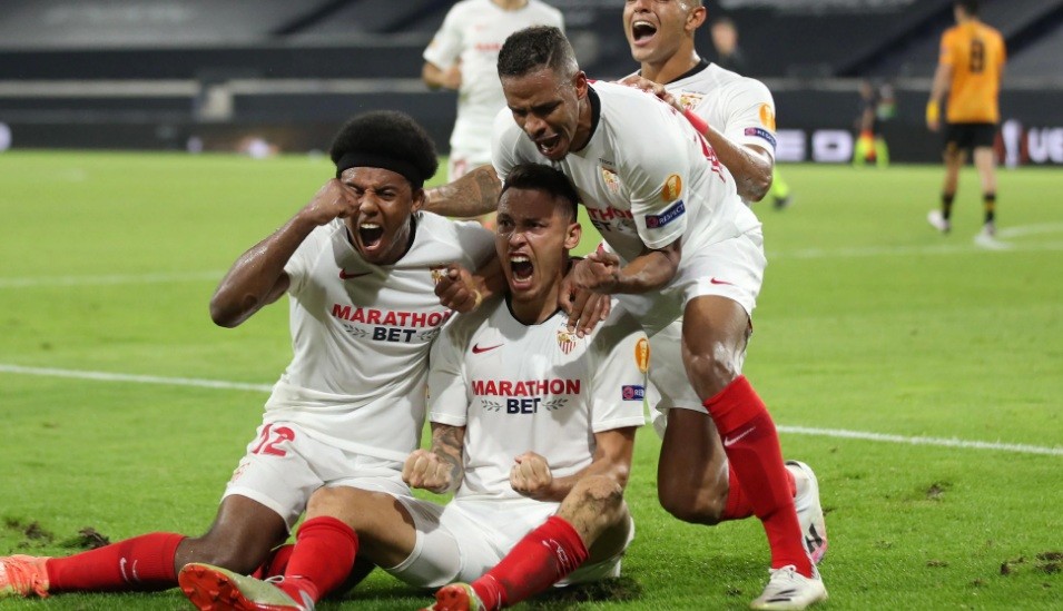 包含欧联杯半决赛对决在即！洛杉矶快船演练定位球，北京首钢密集防守应对的词条